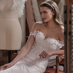 Maggie Sottero  Size 18 Style# London Ivory over Champ